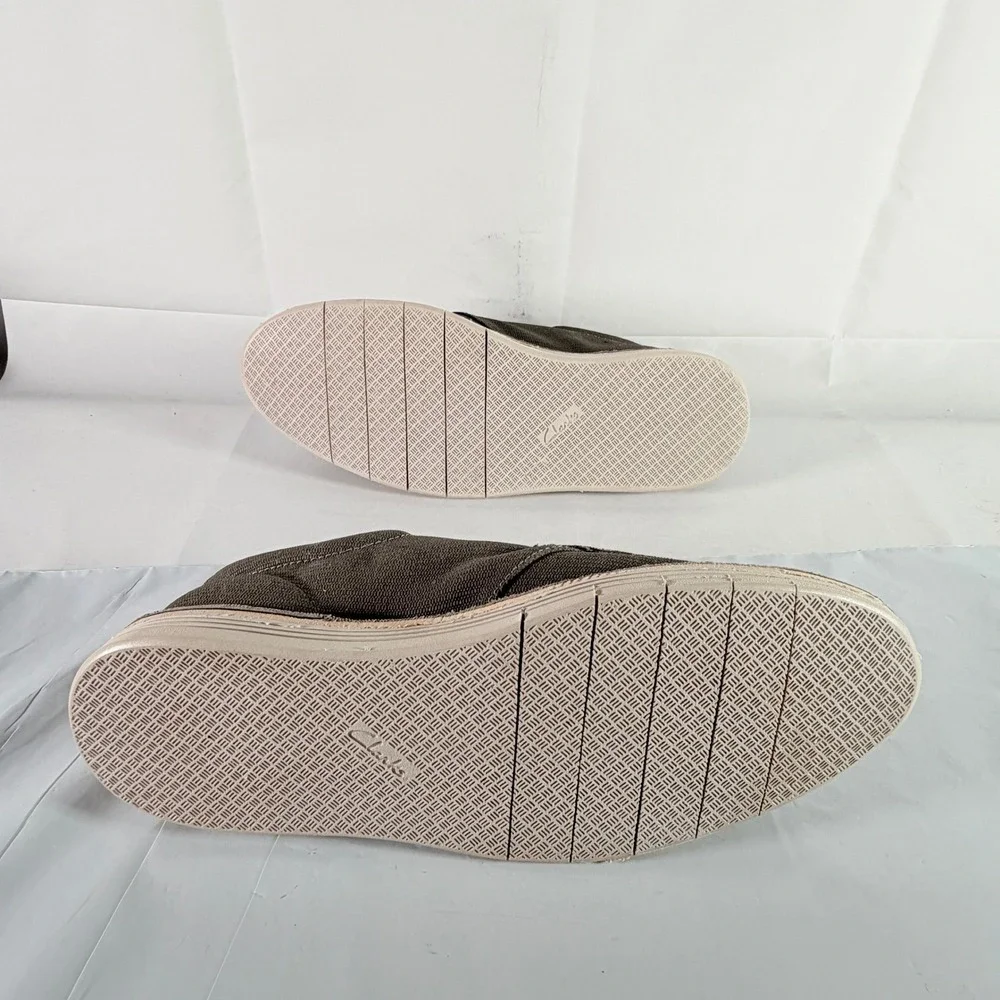 Clarks Forge Run Olive Canvas Men's‎ Size 10.5 M Comfort Loafers Shoes New